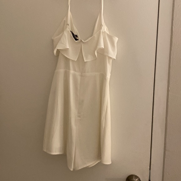 White romper - Picture 2 of 4